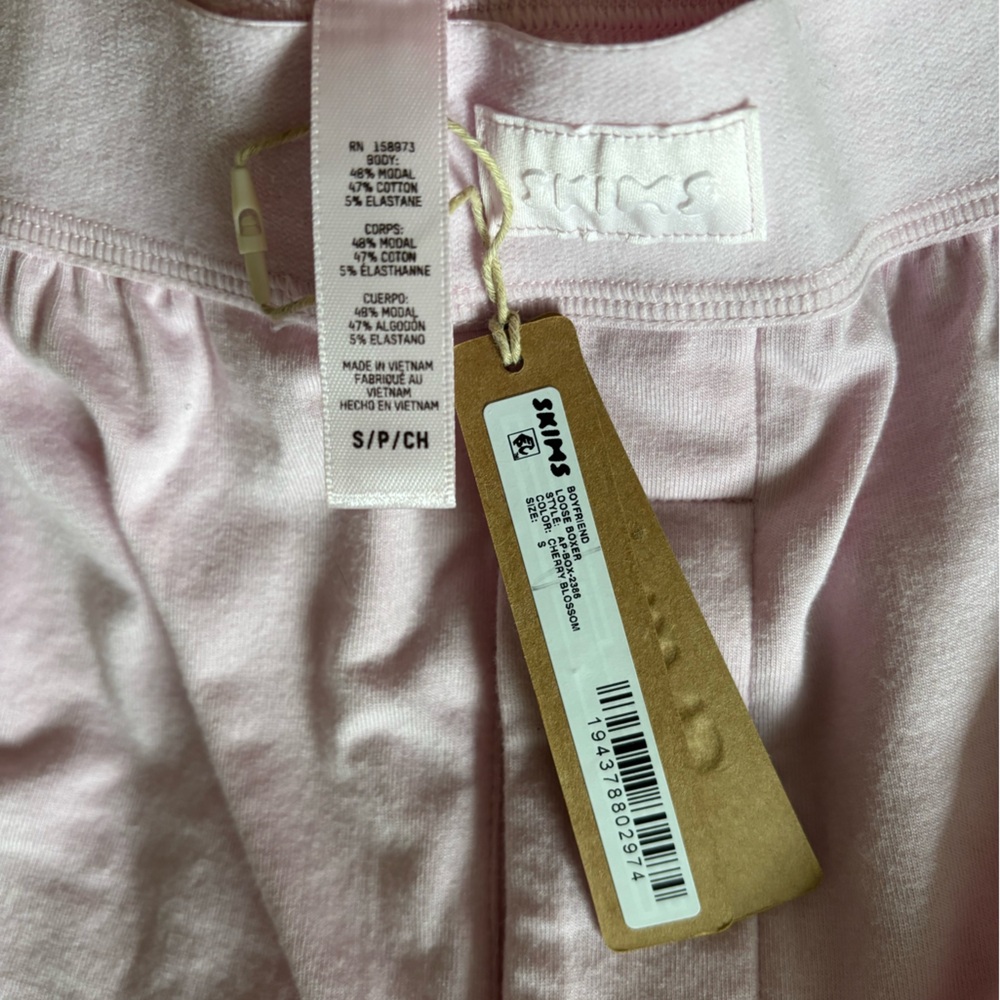 skims loose boyfriend boxer shorts in cherry blossom - Picture 2 of 4